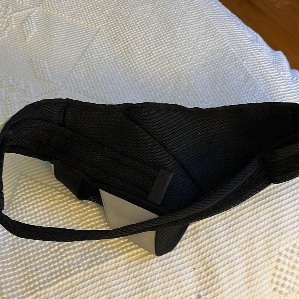 AiRun tech Fanny pack with water bottle holder. Unisex - Picture 5 of 6